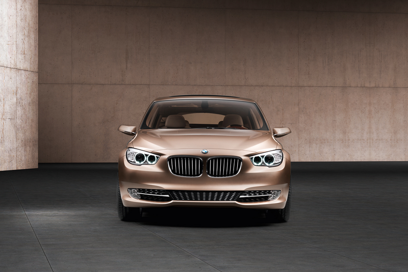 Illustration for article titled BMW 5-Series GT Concept Officially Shows Off Flexible Rear